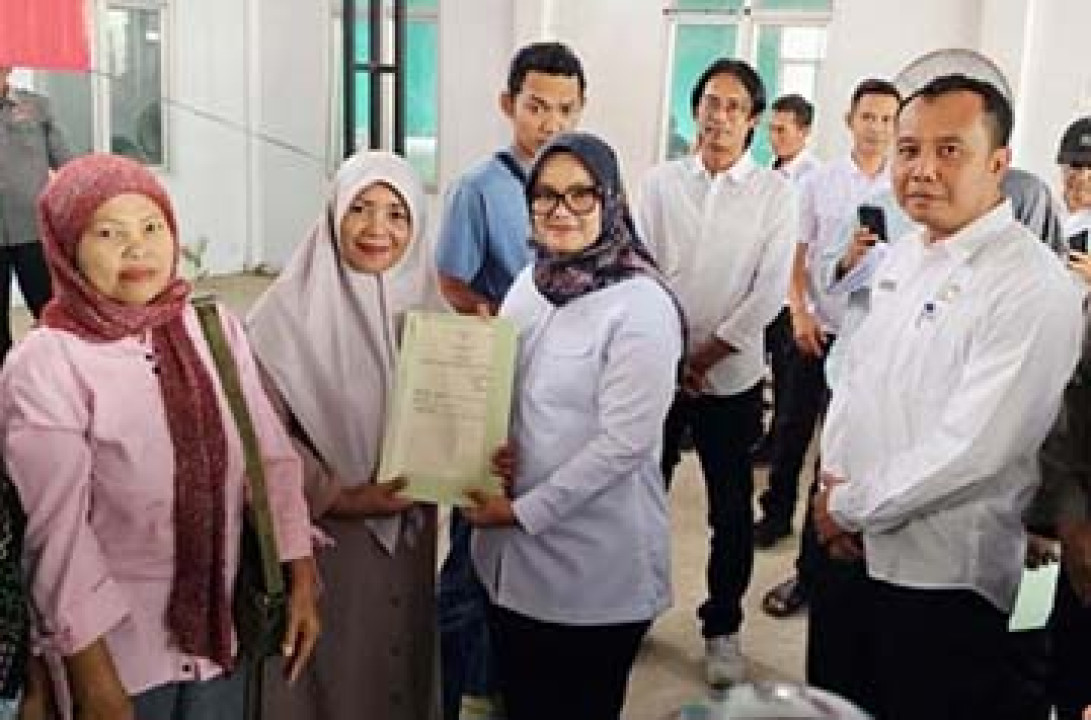 Bupati Ela Serahkan 514 Sertifikat Elektronik Desa Sumbergede Kecamatan Sekampung