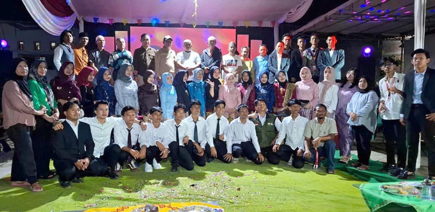 Malam Puncak Peringatan HUT ke-80 Kemerdekaan RI di RT.04 Rajabasa Jaya Meriah