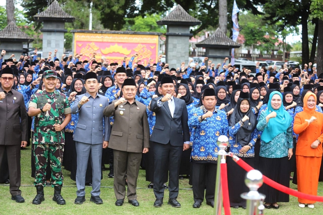 Bupati Lampung Barat Lantik 2. 296 PPPK Paruh Waktu