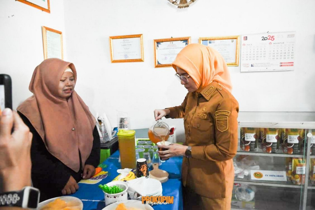 Bupati Nanda Kunjungi Sejumlah Sentra UMKM di Way Lima