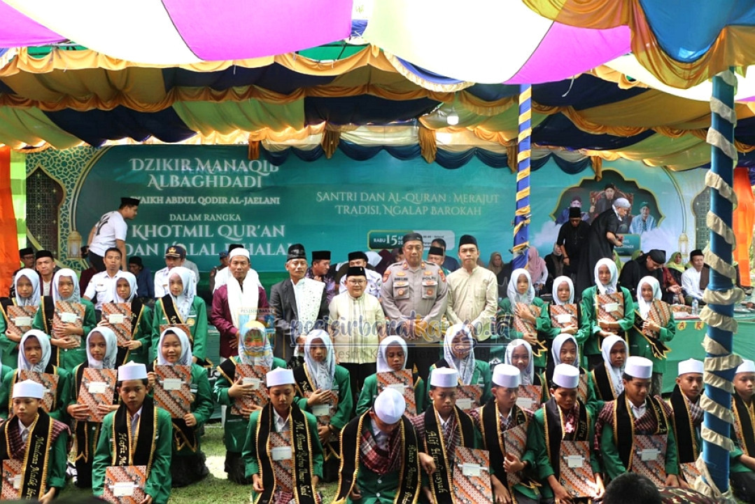 Wakil Bupati Pesisir Barat Hadiri Pengajian Manaqib