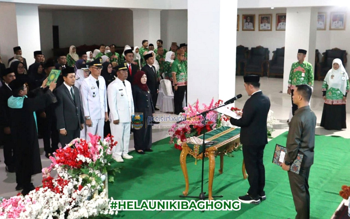 Bupati Dedi Irawan Beri Pesan Tegas Saat Lantik Pejabat Pesisir Barat