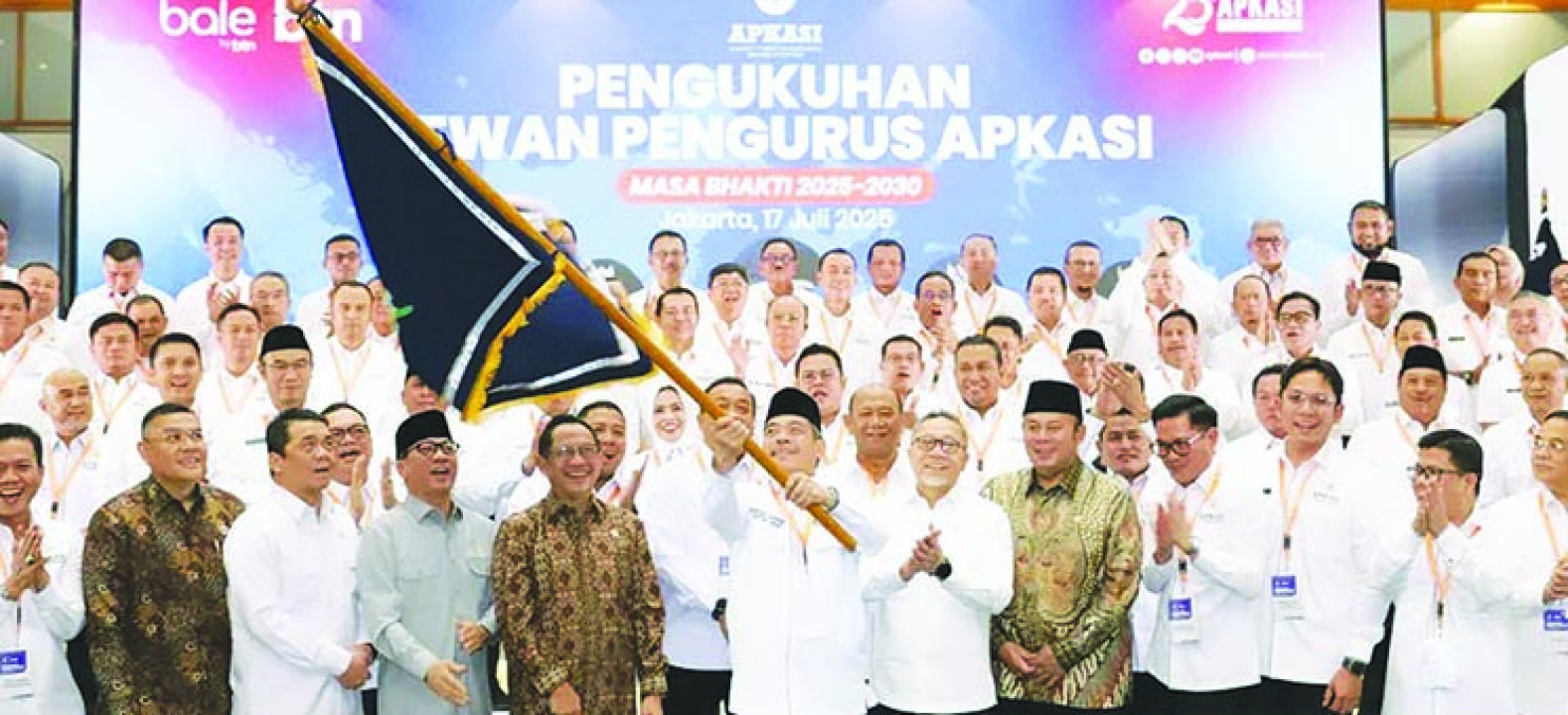 Bupati Lamsel Dikukuhkan sebagai Bendahara Umum Apkasi 2025–2030