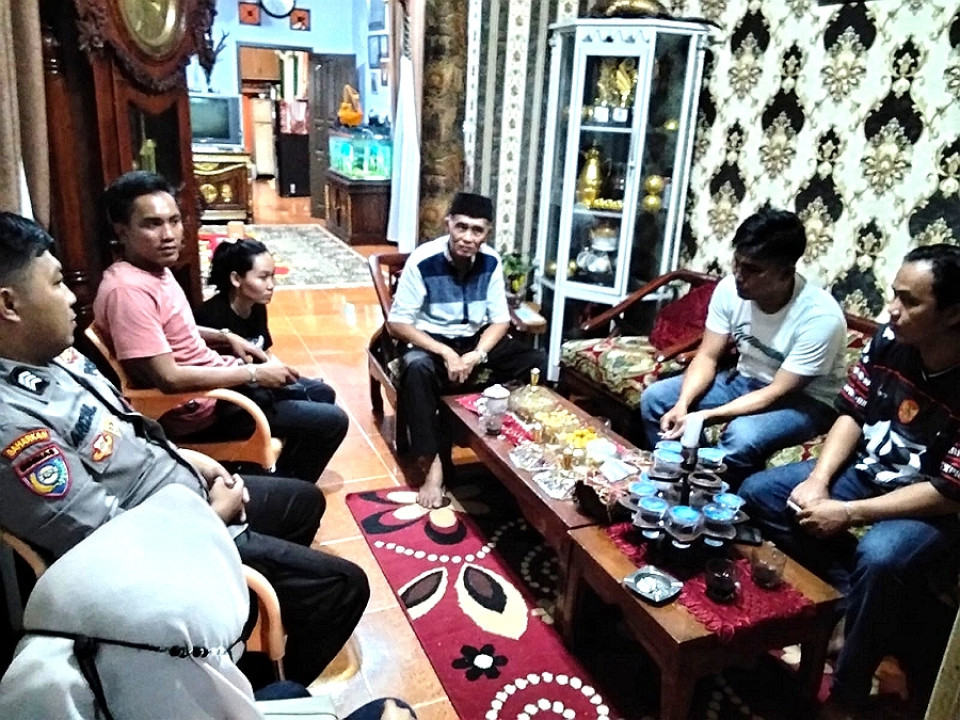 Polsek Wonosobo Evakuasi Pria Diduga Depresi ke RSJ, Keluarga Khawatir Ancam Keselamatan Jiwa