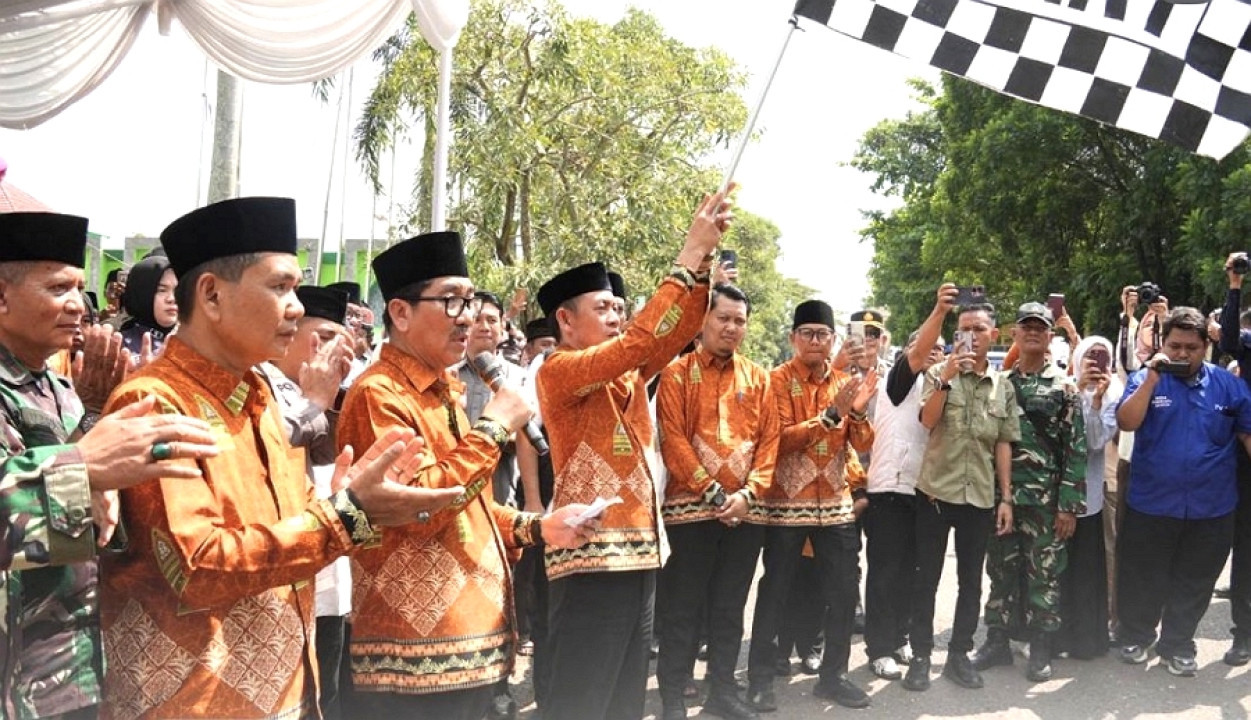 Bupati Lampung Utara Melepas Jamaah Calon Haji Lampung Utara