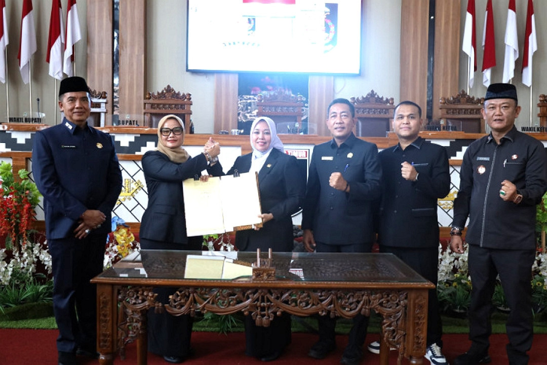 DPRD Lampung Timur Sampaikan Rekomendasi LKPJ 2025
