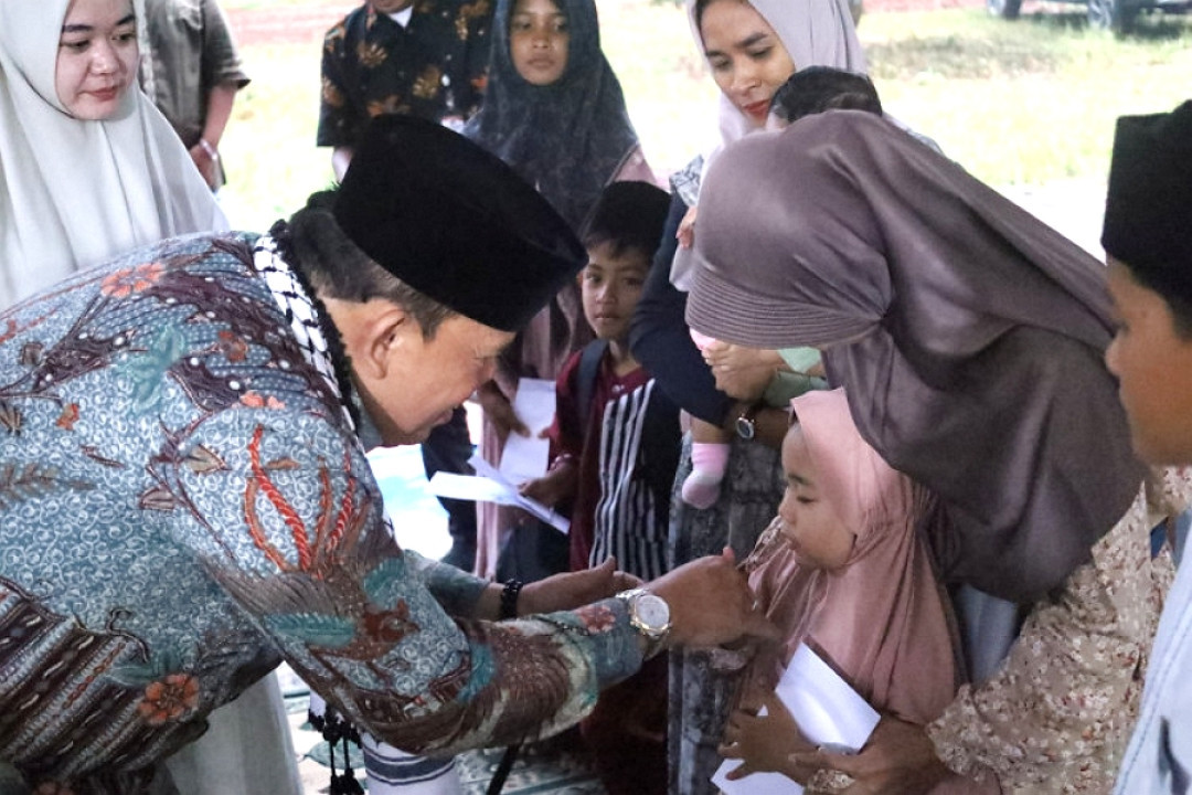 Safari Ramadhan di Ponpes Irodatul Falahi, Wabup Serahkan Hibah dan Santunan