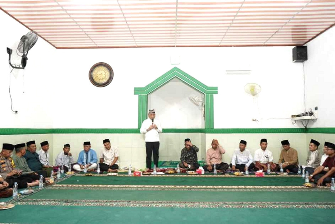 Safari Ramadan 1447 H, Pemkot Metro Pererat Silaturahmi dan Serahkan Bantuan AC