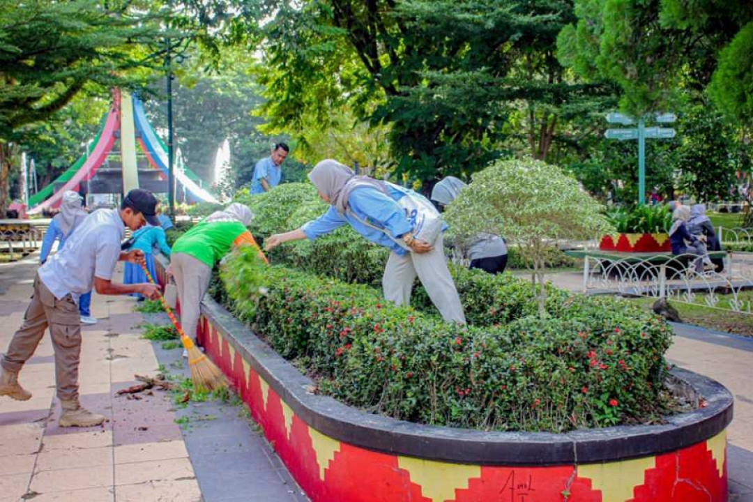 Peringati HUT ke-54, Ketua KORPRI Kota Metro Gelar Aksi Jumat Bersih