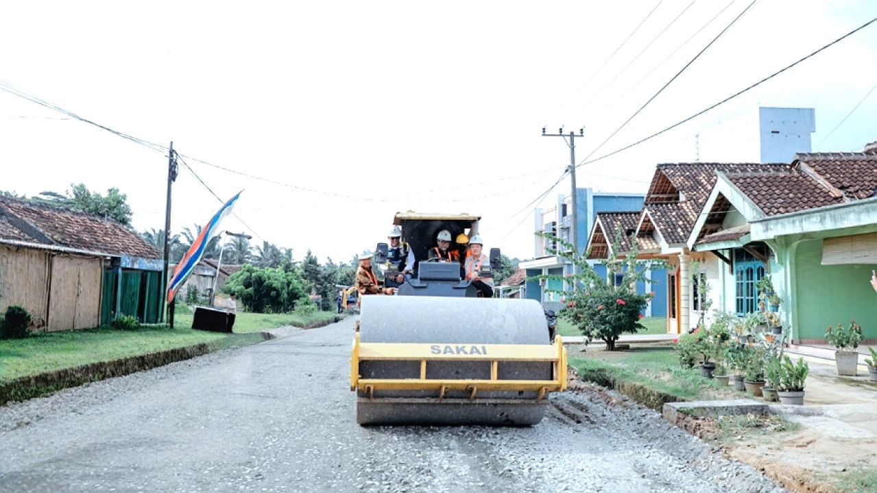 Bangun Jalan Hingga Jaga Jalan: Strategi Gubernur Wujudkan Jalan Provinsi Mantap 98% di Lamteng