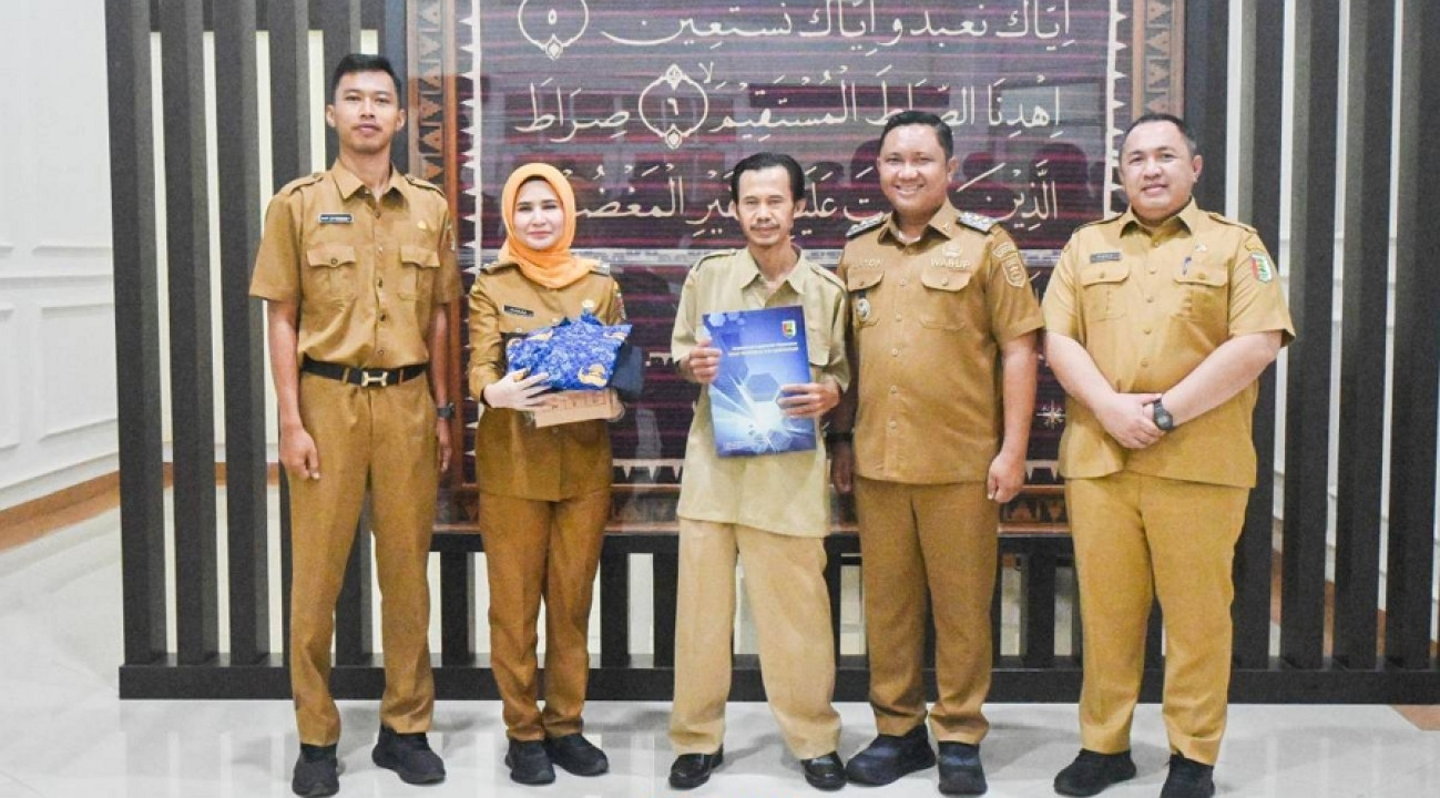 Bupati Dukung dan Apresiasi untuk Azhar, Guru P3K Paruh Waktu yang Mengabdi Lebih dari Satu Dekade