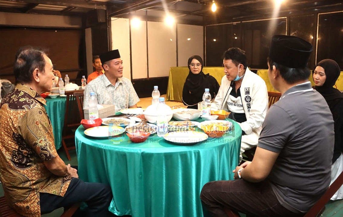 Bupati Makan Malam Bersama Pun Edwarsyah Pernong, Pererat Silaturahmi dan Bahas Pembangunan Daerah
