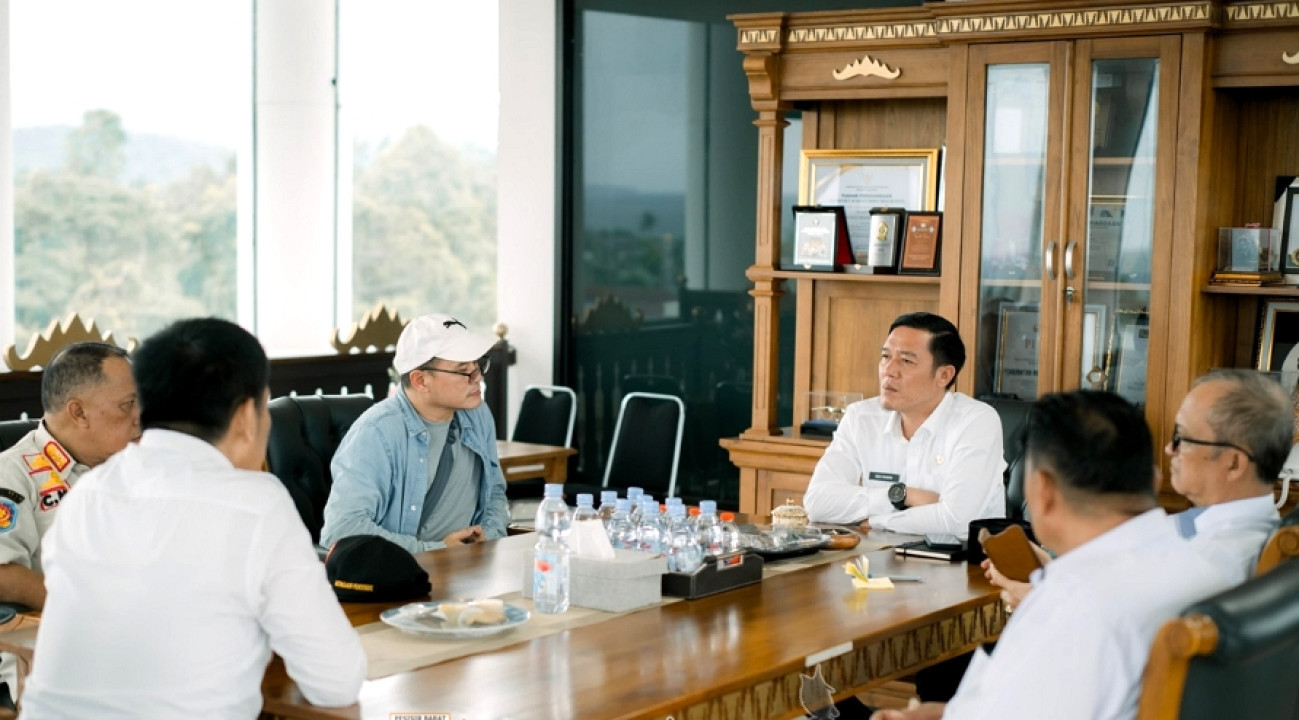 Pemkab Gelar Audiensi Penanganan Dampak Terdamparnya Log Kayu Terhadap Masyarakat