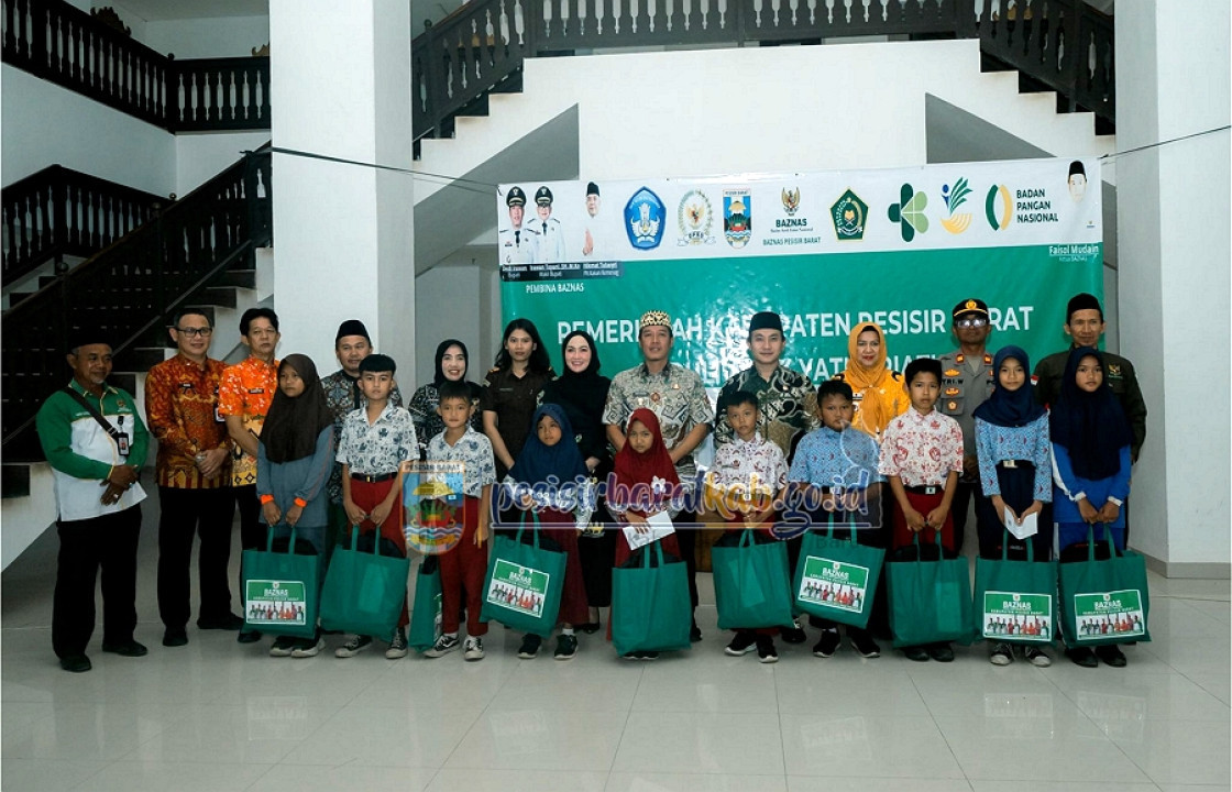 Pemkab Pesisir Barat Salurkan Santunan untuk 48 Anak Yatim Piatu