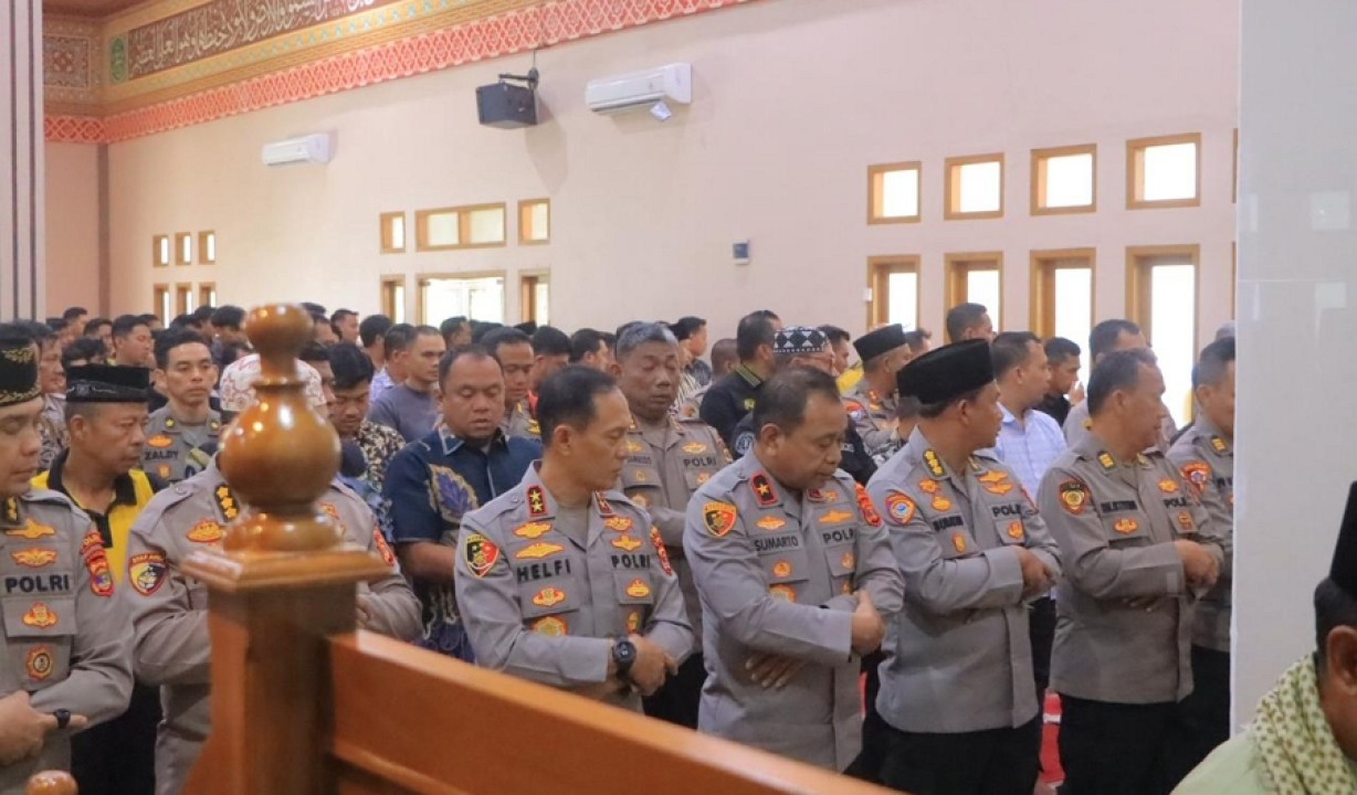 Polda Lampung Gelar Shalat Gaib dan Doa Bersama untuk Korban Bencana Alam