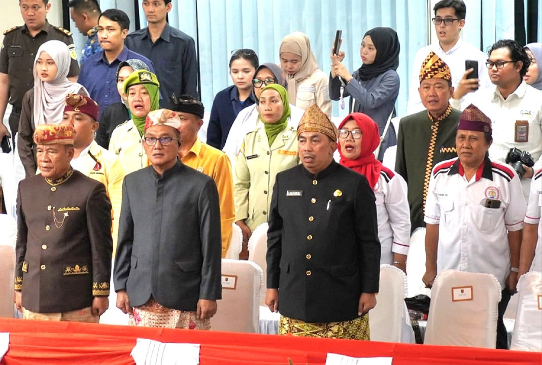 Sekda Pringsewu Wakili Bupati Hadiri Paripurna HUT ke-62 Provinsi Lampung