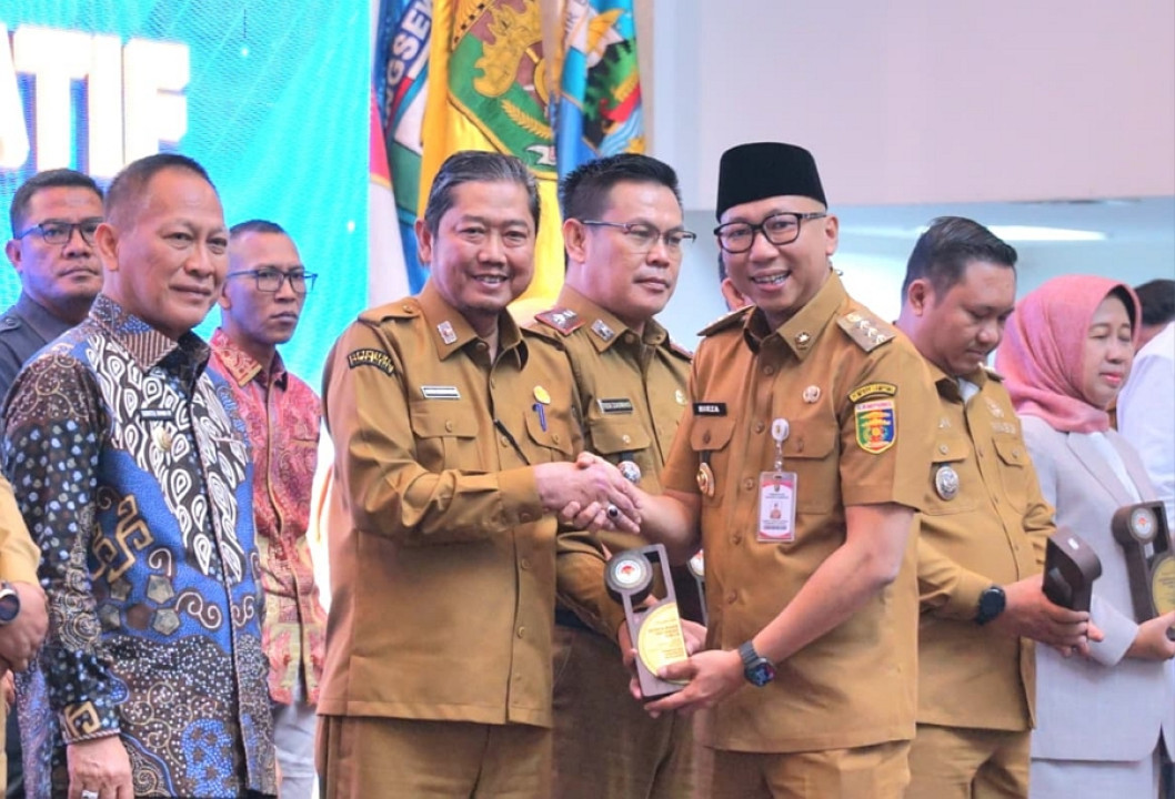 Pemkab Pringsewu Torehkan Prestasi Gemilang di Anugerah Keterbukaan Informasi Publik 2025
