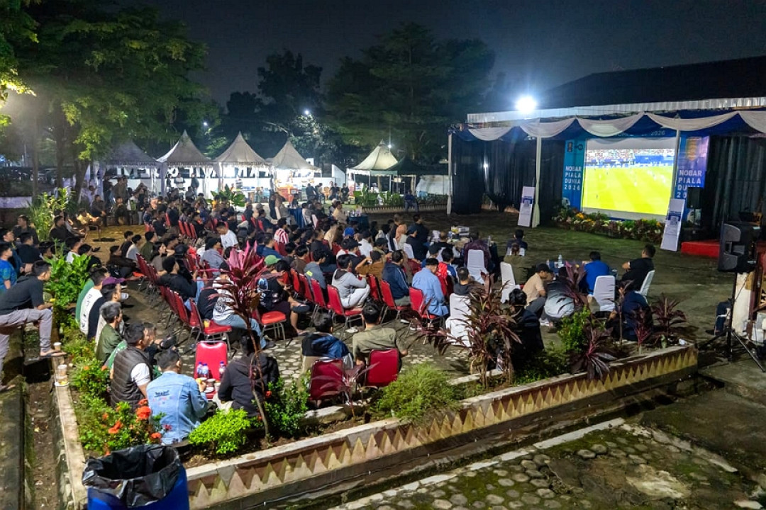 Meriah dan Penuh Kebersamaan, Nobar Piala Dunia di PKOR Way Halim Disambut Antusias Warga