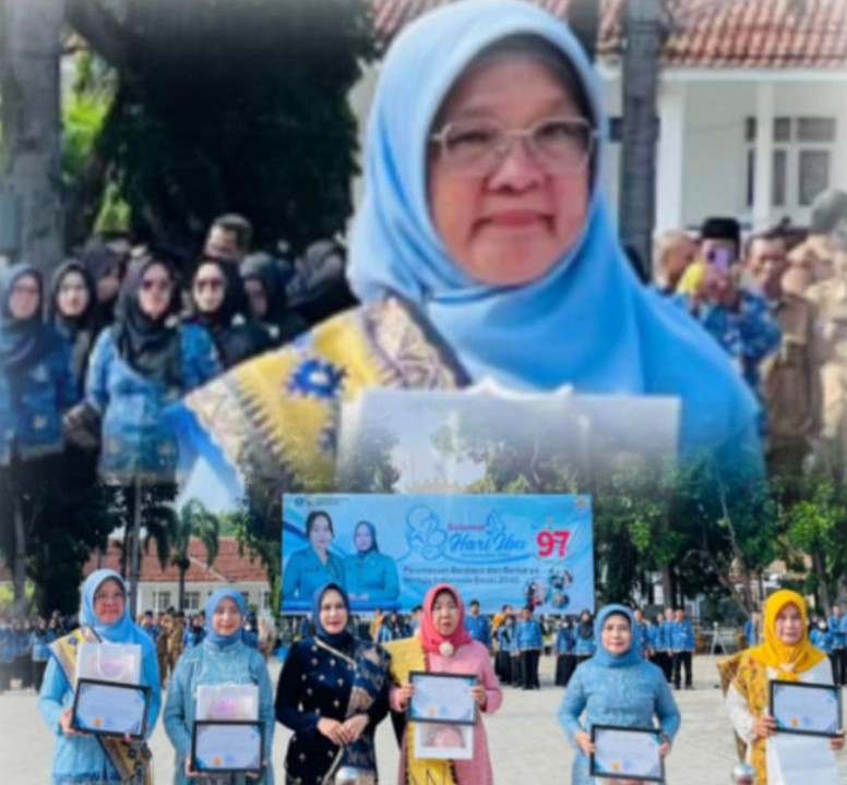 Camat Palas Ns Rosalina Terima Penghargaan Tokoh Perempuan Inspiratif
