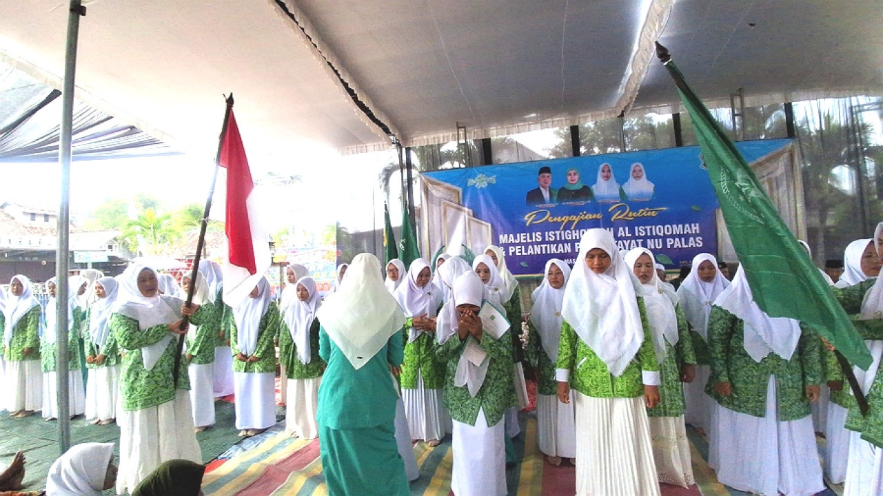 Istighotsah untuk Indonesia Aman, PAC Fatayat NU Palas Dilantik di Masjid Darul Iqomah