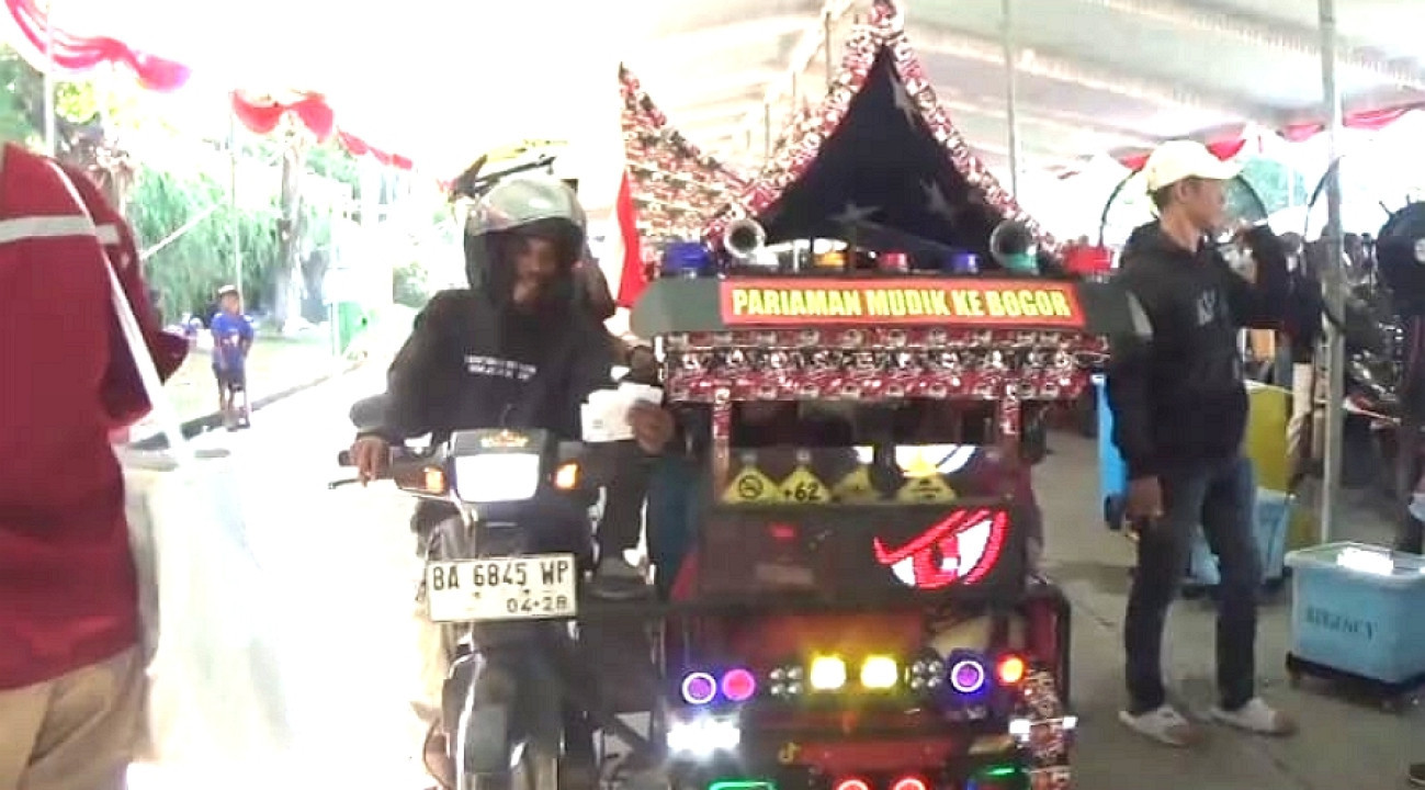 Mudik Unik Jelang Lebaran, Tempuh Perjalanan Padang Pariaman ke Bogor Naik Becak Motor