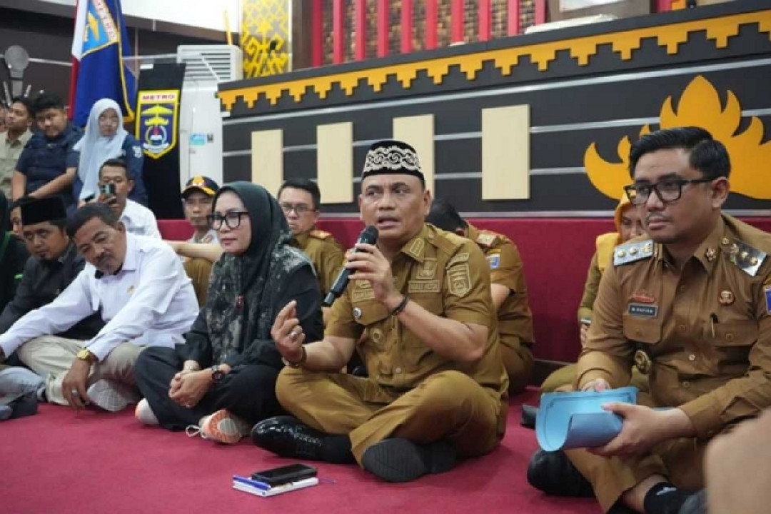 Walikota Metro Terima Aspirasi dari THL Non Database Kota Metro